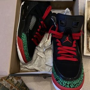Jordan spizike 5.5Y black w red and green. MINT CONDITION worn 1x....clean!